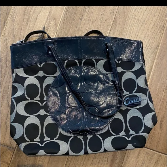 Coach tote - Picture 1 of 2